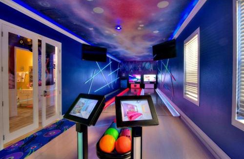 Loughman House | 4011-OL-Music Genres themed with bowling alley