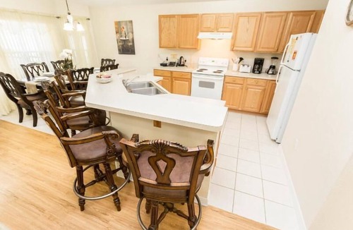 Cumbrian Lakes Villa | 4BD/3B,EXECUTIVE VILLA WITH SPA,MUST SEE,10 MIN FROM DISNEY