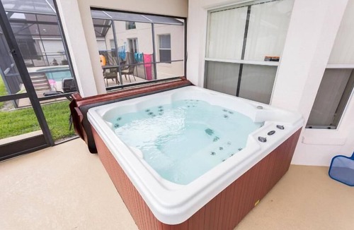 Cumbrian Lakes Villa | 4BD/3B,EXECUTIVE VILLA WITH SPA,MUST SEE,10 MIN FROM DISNEY
