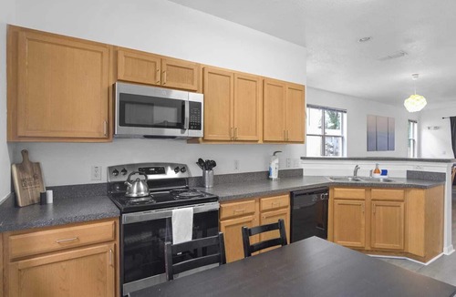 Crestwynd Bay House | 4BR Orlando Retreat | Pool Access + Disney Close