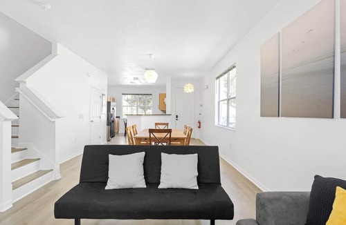 Crestwynd Bay House | 4BR Orlando Retreat | Pool Access + Disney Close
