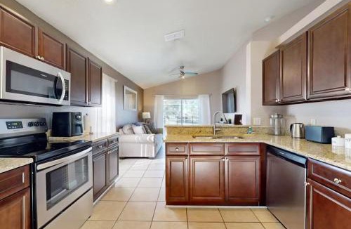 Florida Pines House | 4BR Sunny Paradise near Disney World