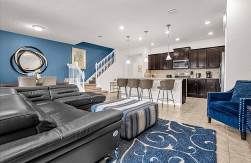 Loughman House | 5 Bedrooms/4.5 Bathrooms/Solterra (4618 TD)