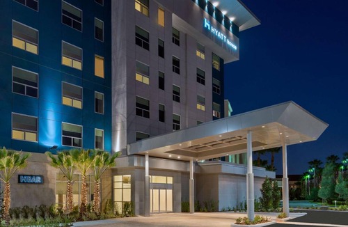 Airport North Hotel | 54 m² Hotel ∙ 127 guests