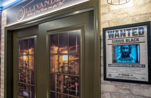 Davenport House | 5BD InstaWorthy home with Pool and BBQ near Disney