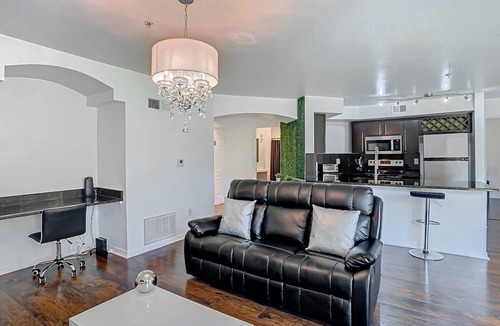 Metro West Condo | 78 m² Condo ∙ 1 bedroom ∙ 2 guests