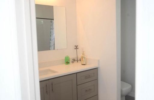 Orlando House | A beautiful queen bedroom