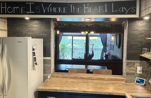 Kirkman South Condo | A cozy rustic NYC inspired Loft located in the oasis of Orlando prime loaction
