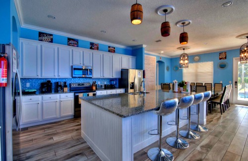 Loughman House | America & Music City Twin Mansion, Sleeps 80