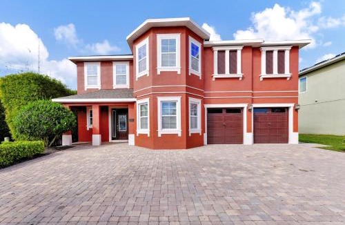 West Kissimmee House | Astounding Home Near Disney With Themed & Media Room, Pool Table With Waterpark & Resort Access At Encore Resorts Reunion - 240Cl