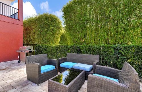 West Kissimmee House | Astounding Home Near Disney With Themed & Media Room, Pool Table With Waterpark & Resort Access At Encore Resorts Reunion - 240Cl