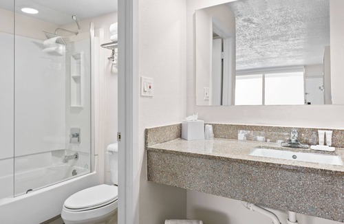 Kissimmee Hotel | Baymont by Wyndham Orlando Lake Buena Vista South