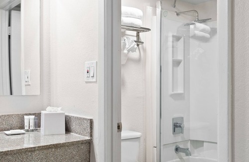 Kissimmee Hotel | Baymont by Wyndham Orlando Lake Buena Vista South