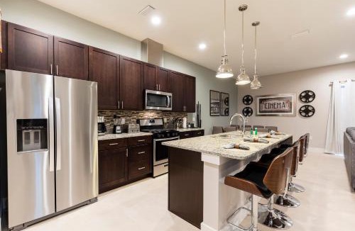 West Kissimmee Villa | Beautiful Family Villa Patio area with BBQ 5min Disney