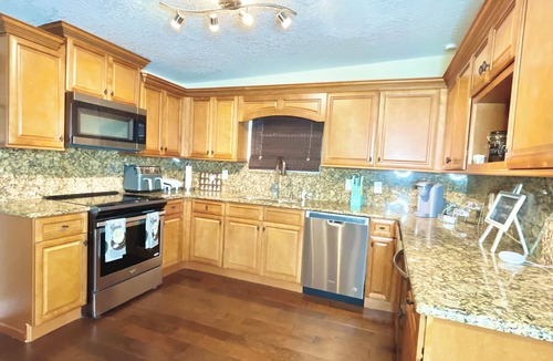 Historic Downtown Kissimmee House | Beautiful home near Disney Private PoolBBQ Downtown