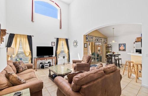 Seasons House | Beautiful Private 5 BR Home home