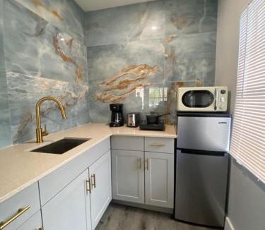 Sanford Apartment | Bella Breeze