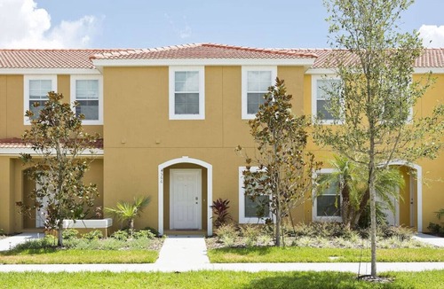 Bellavida House | Bella Vida Townhome with private pool near Disney