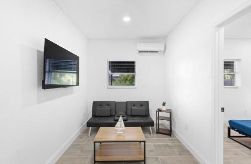 Oviedo House | Charming 1br Stay Wi-fi Included 25 Off