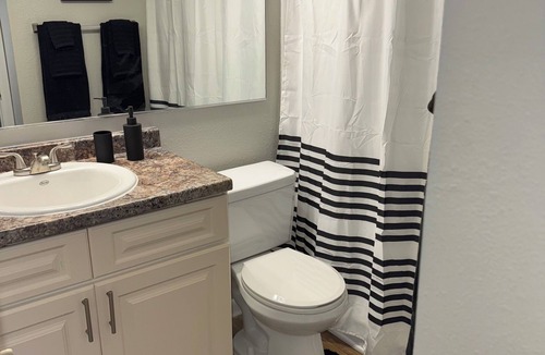 Lockhart Apartment | Charming 2-bedroom apartment with AC, lake view in welcoming Orlando