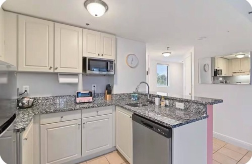 Florida Center Condo | Charming 2-bedroom condo in fabulous Orlando close to Universal and Disney!