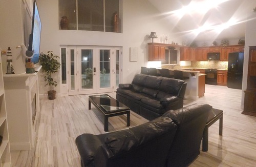 Ventura House | Charming 3-bedroom house with WiFi and fitness room in OrlandonGated community
