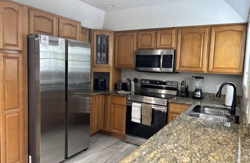 Orlando House | Charming 4-bedroom house with Pool and Fireplace in Orlando