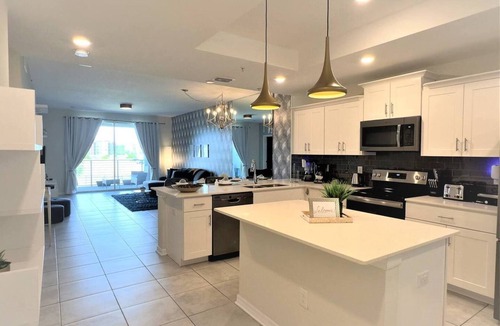 Kissimmee Apartment | Charming Holiday Condo, Only 7 min to Disney