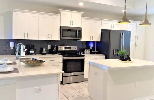 Kissimmee Apartment | Charming Holiday Condo, Only 7 min to Disney