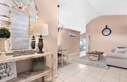 Florida Pines Villa | Charming villa with pool, garden view