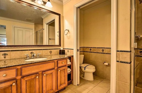 Reunion Condo | Chic Disney Condo w/ Balcony & Resort Pool Access!