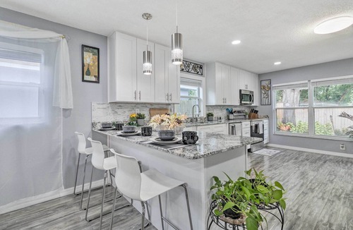Signal Hill House | Chic Orlando Family Getaway w/Fenced Yard!