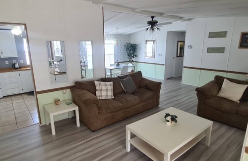 Vista del Lago House | Chill out in our relaxing 3 bed family home, with lake views, near to Disney
