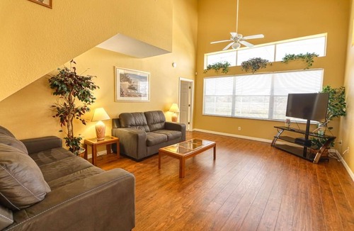 Pinewood Country Estates House | Clifford's Pinewood Estates Vacation Home