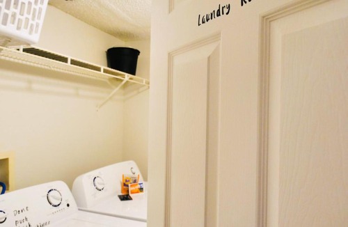 Kissimmee House | Close 2 Disney Fun House - Free Wine, Coffee, Game room & BBQ Grill