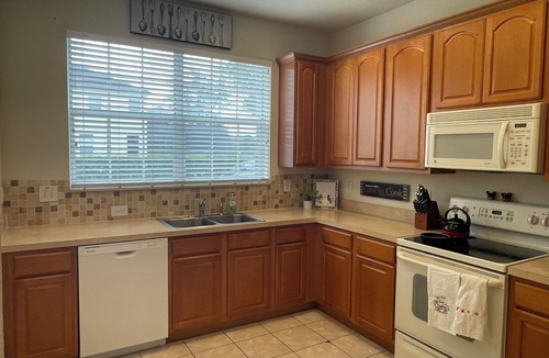 Trafalgar Village House | Close, gated, cozy condo 3 bedroom 3 bath. Close to attractions yet peaceful.