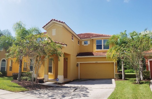 Bellavida House | Close to Disney. Family Friendly, Private pool and games room