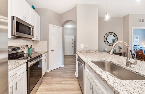 Crestwynd Bay Condo | Close2Mickey! Resort amenities with the comforts of home!