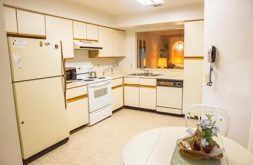 Ventura Apartment | Clubview Two-Bedroom Condo #2957