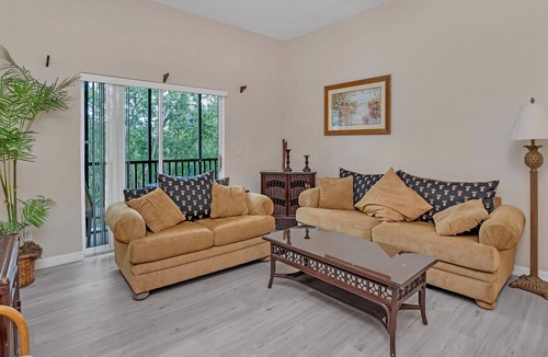 Bahama Bay Condo | Communal Pool, 20 Minutes To Disney, Splash Area & Restaurants