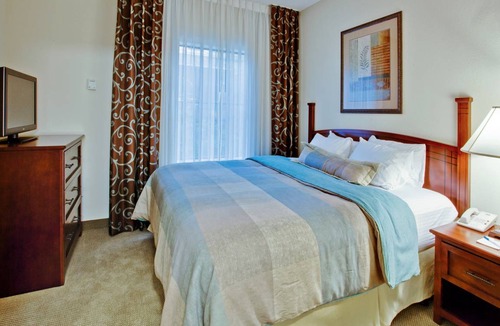Airport North Condo | Condo ∙ 1 bedroom ∙ 4 guests