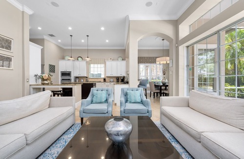 Reunion House | Contemporary Luxury Pool Home! Cinema, Pool Table - Close to Disney!