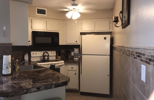 Ventura Condo | Country Club Home away from Home