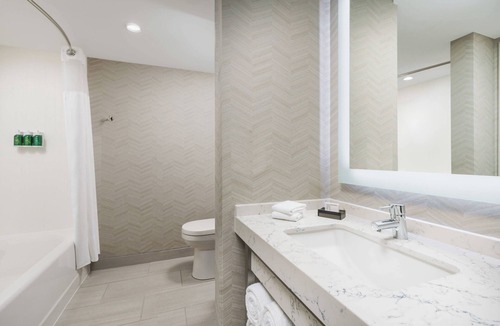 Central Business District Hotel | Courtyard by Marriott Orlando Downtown