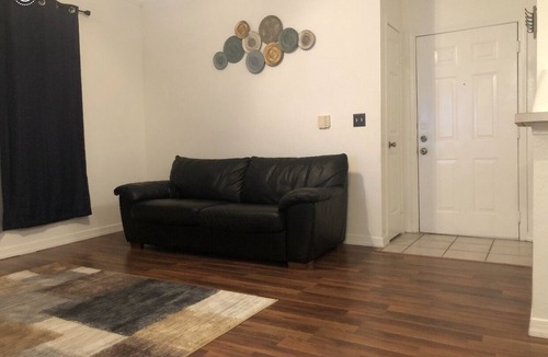Metro West Condo | Cozy 2 BD Condo in Prime Area w King Size Bed