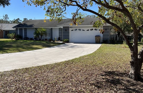 Indian Ridge House | COZY 3/2 Pet Friendly Home Near Disney