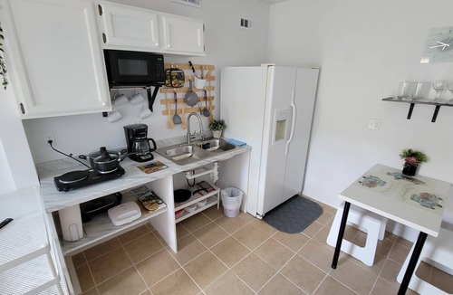 Orlando Apartment | Cozy Apartment in S Orlando, approx. 20 minutes away from Disney and Universal.