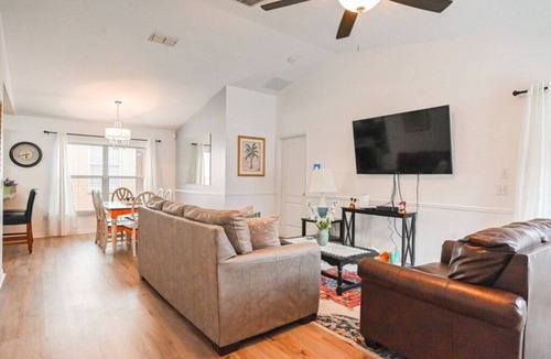 Sandy Ridge Villa | Cozy family vacation with large pool near Disney