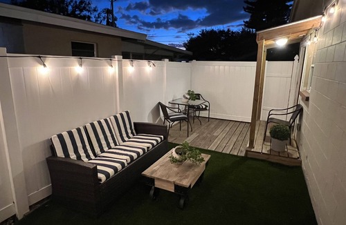 Orlando Apartment | Cozy Studio Apartment, free parking, close to airport.