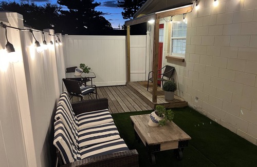 Orlando Apartment | Cozy Studio Apartment, free parking, close to airport.